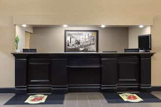 Hotel Super 8 Alexandria LA photo 5