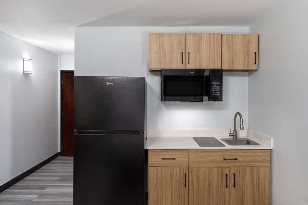 Hotel Super 8 Alexandria LA photo 1