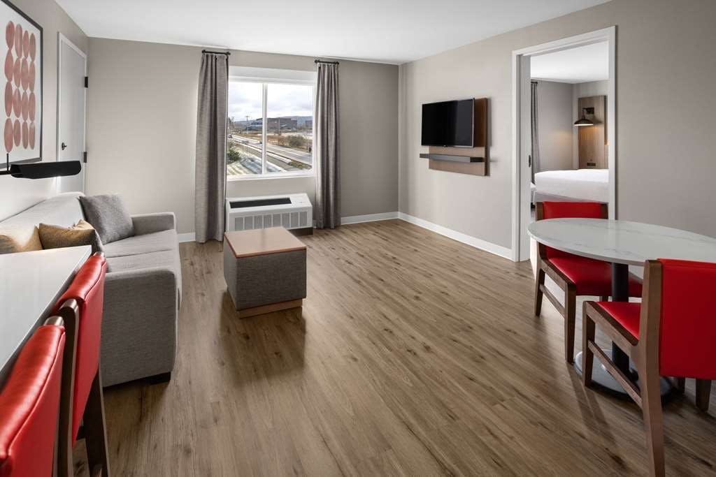Hotel Hawthorn Extended Stay by Wyndham Williston/Burlington photo 4