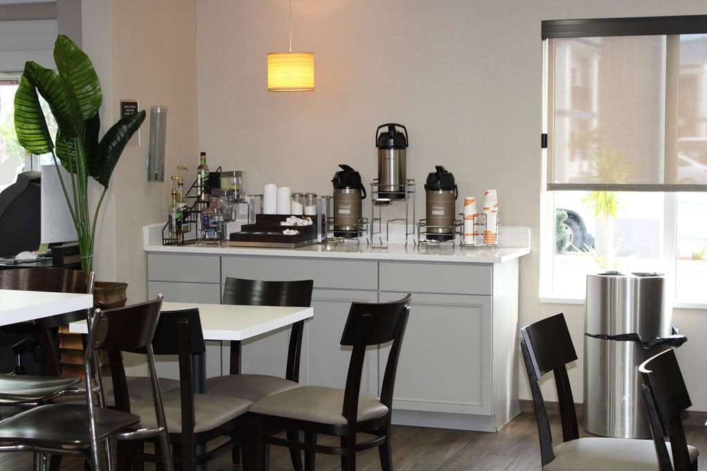 Hotel Wingate by Wyndham Kings Bay Naval Base / I-95 photo 5