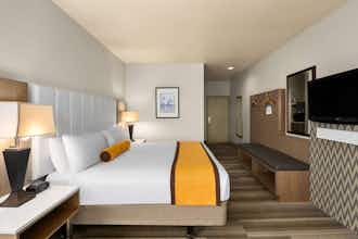 Hotel TQ Marguerite Garden Grove photo 5