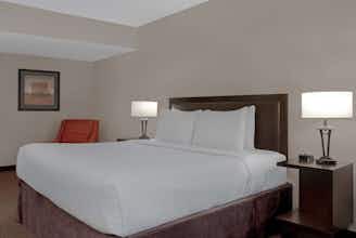 Hotel Ramada Plaza Calgary Downtown photo 5