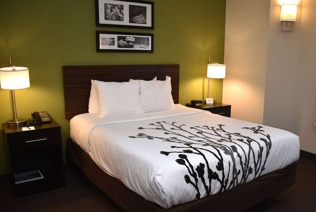 Hotel Wingate by Wyndham Salisbury photo 2