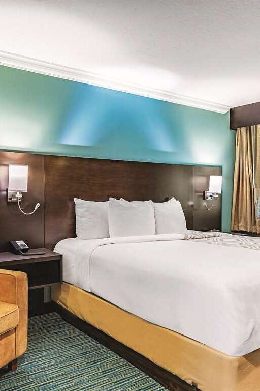 Hotel La Quinta Inn Ste SFO AP West photo 3