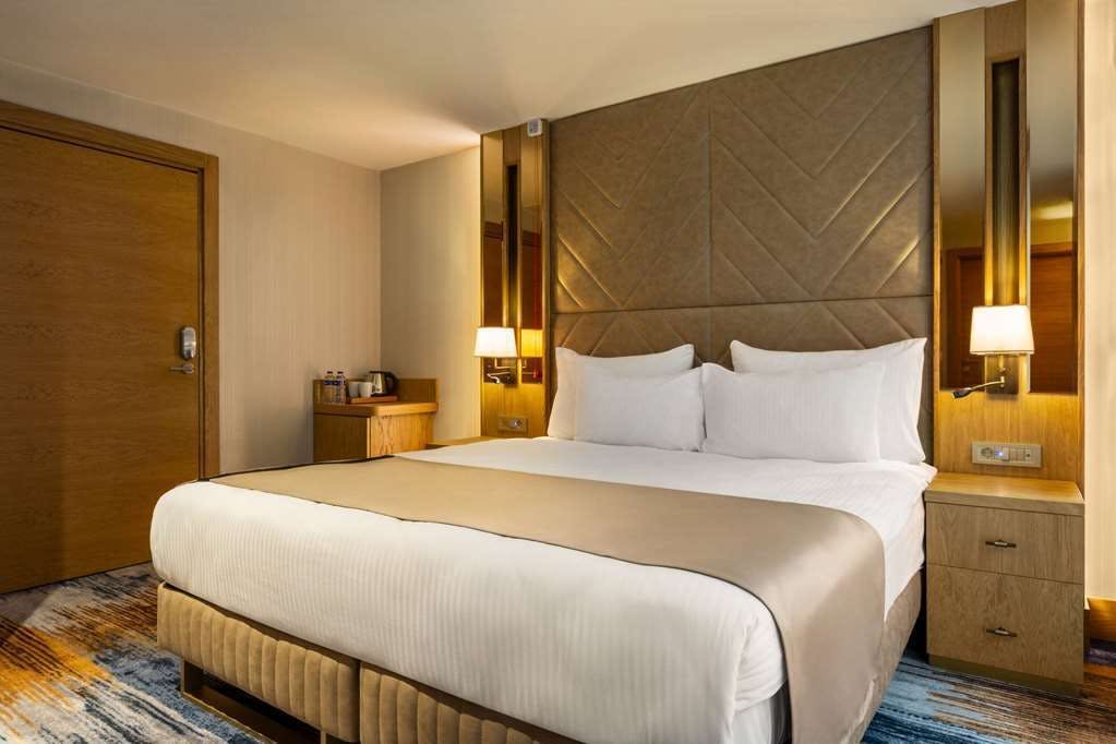 Hotel Days Inn by Wyndham Istanbul Bomonti photo 2