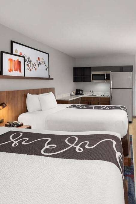 Hotel La Quinta Inn & Suites by Wyndham Knoxville Papermill photo 5