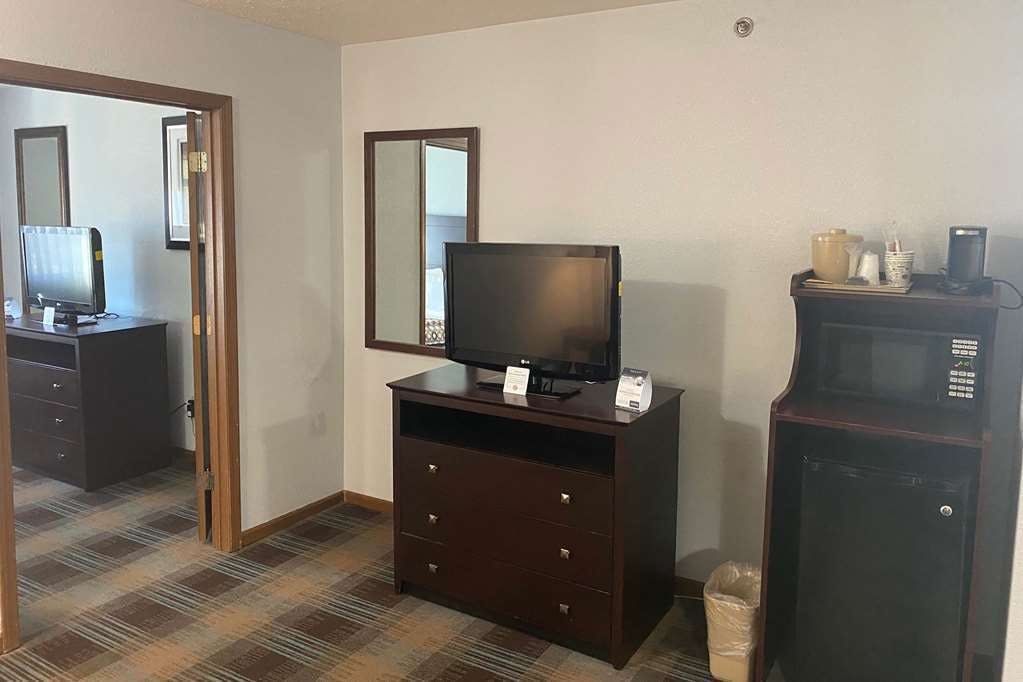 Hotel Baymont by Wyndham Lake City I-75 photo 4