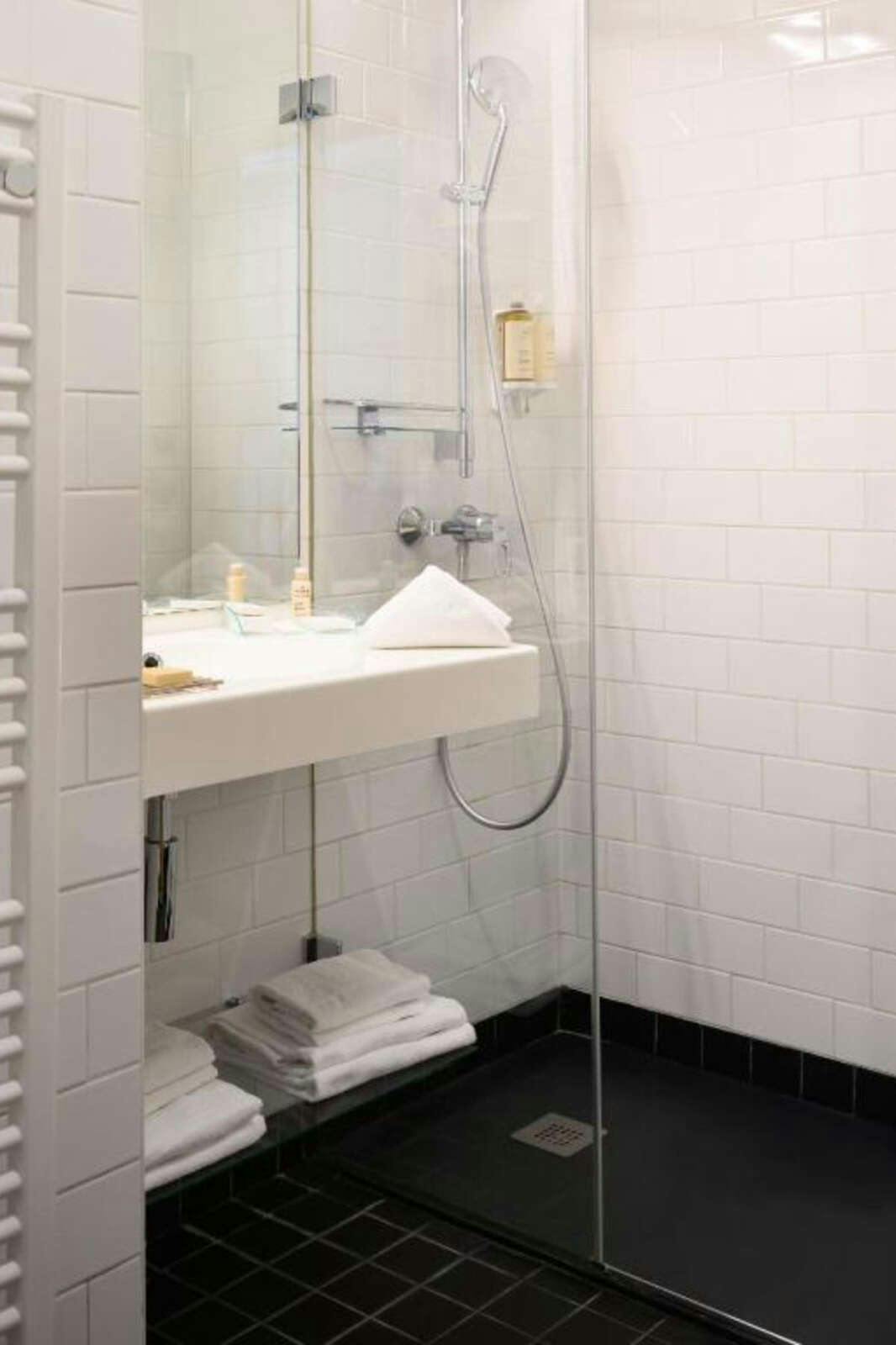 Hotel Helzear Etoile Suites photo 3