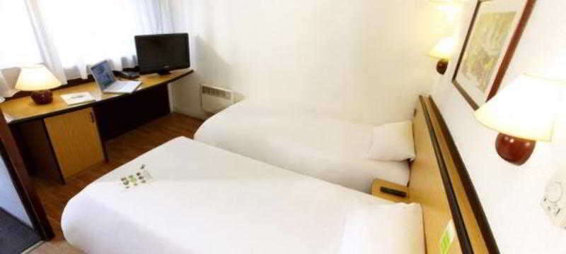 Hotel Campanile Niort Est - La Crèche photo 2