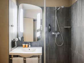 Hotel Hotel ibis Poissy photo 3