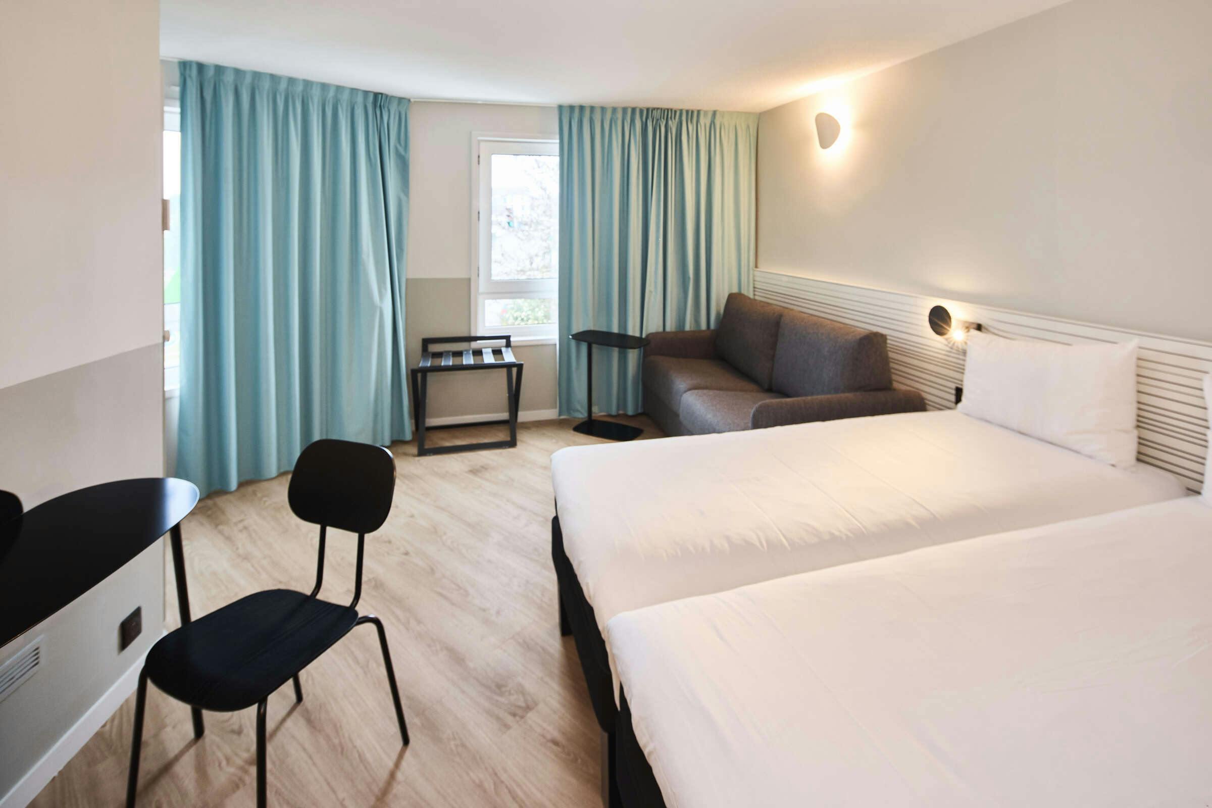 Hotel Hotel ibis Poissy photo 2