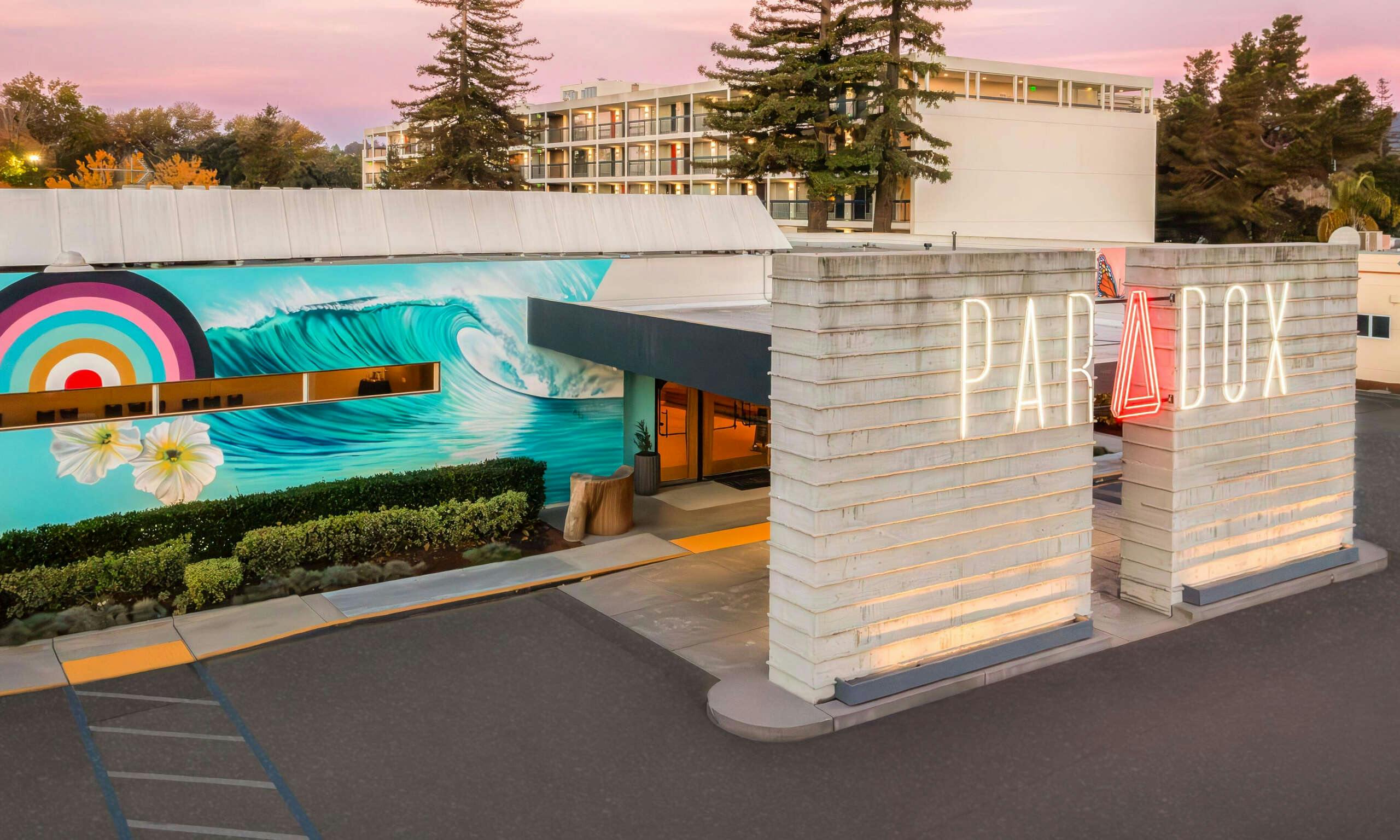 Hotel Paradox, Autograph Collection