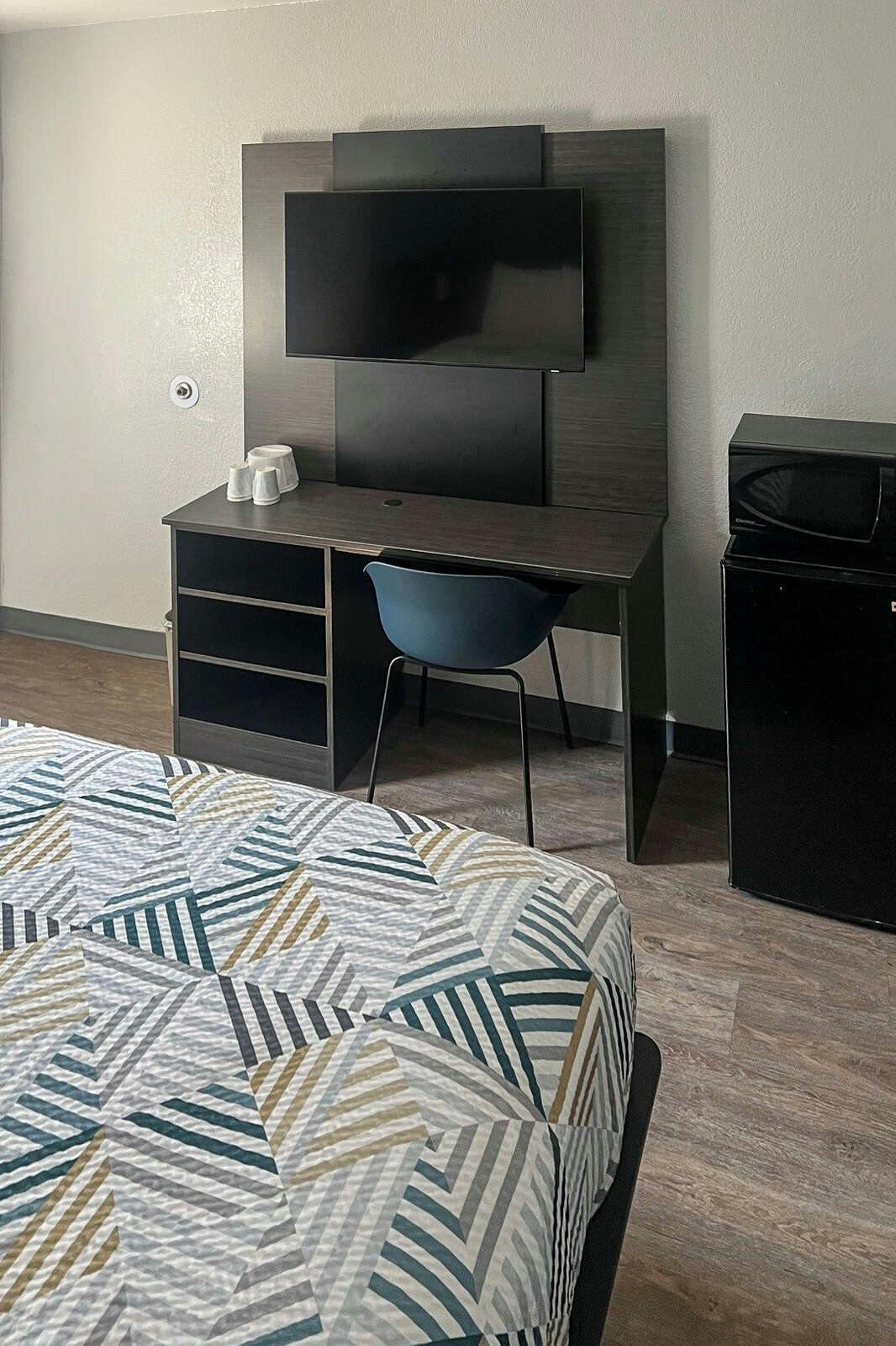 Hotel Motel 6 Westminster, CA - North photo 4