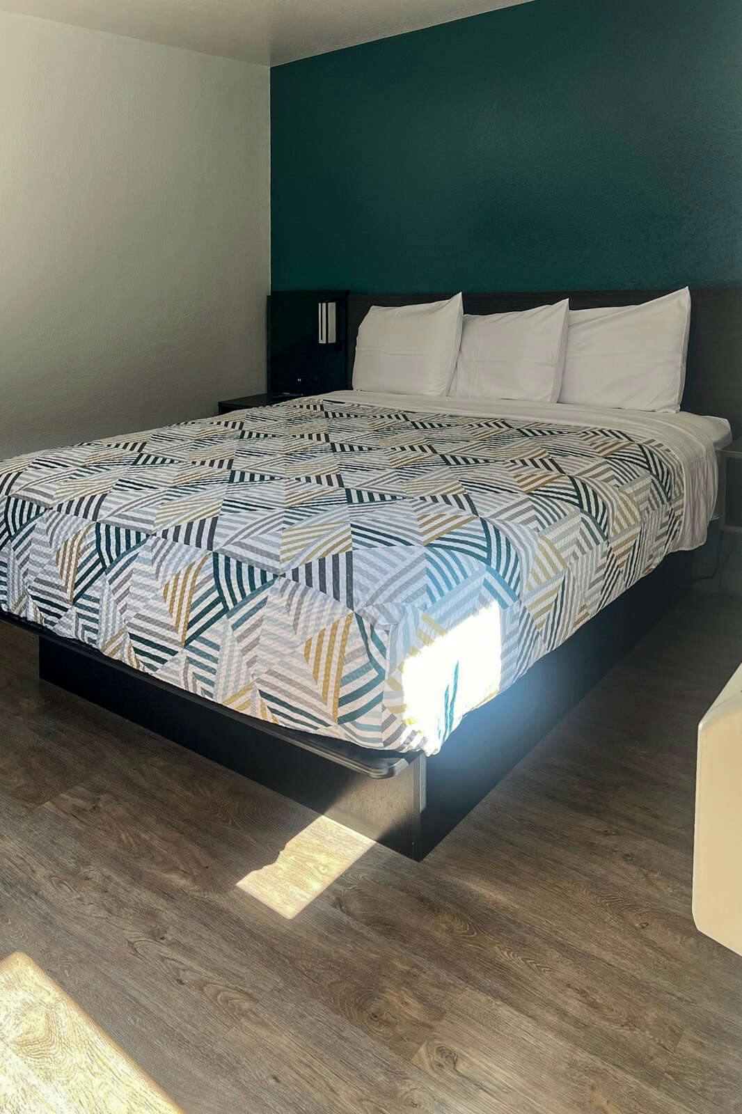 Hotel Motel 6 Westminster, CA - North photo 1