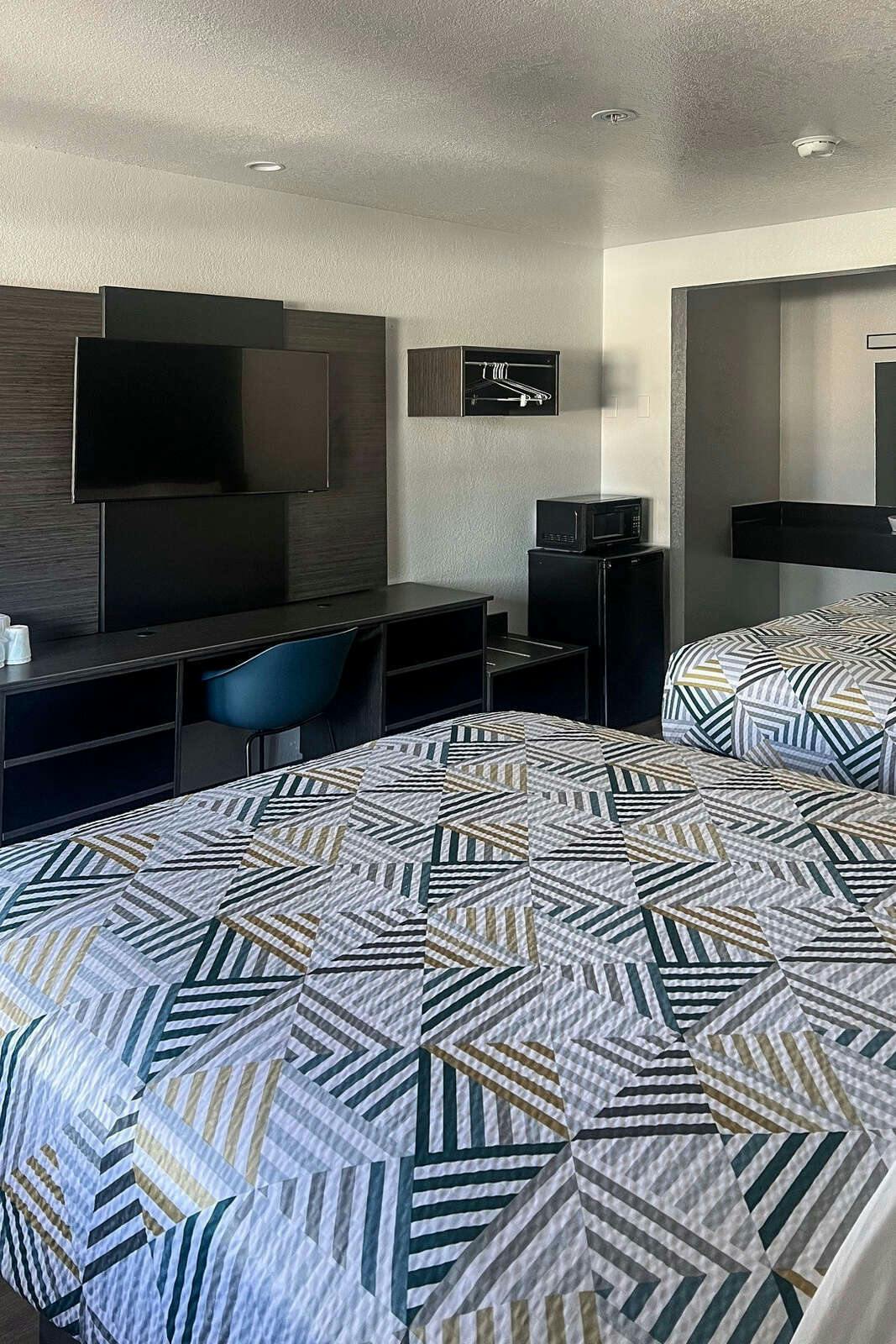 Hotel Motel 6 Westminster, CA - North photo 5