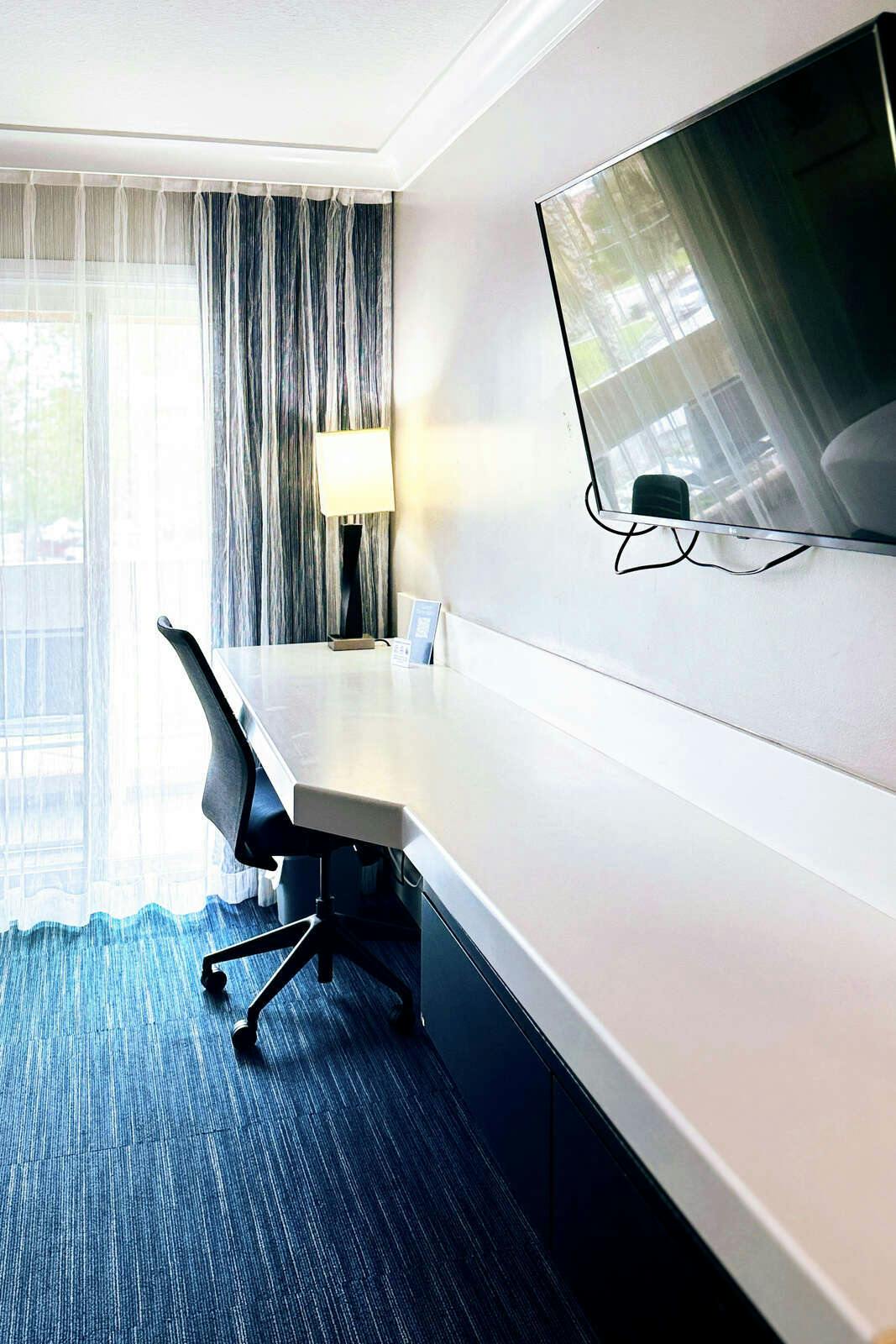 Hotel The Pacific Inn photo 4