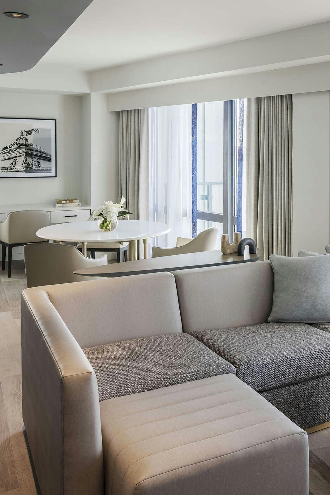 Hotel The Morrow Washington DC, Curio Collection by Hilton photo 2