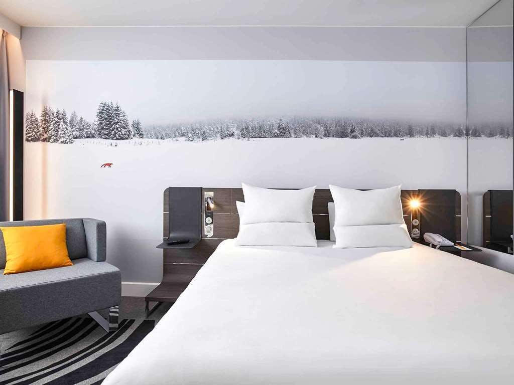 Hotel Novotel Paris Coeur D'orly Airport photo 2
