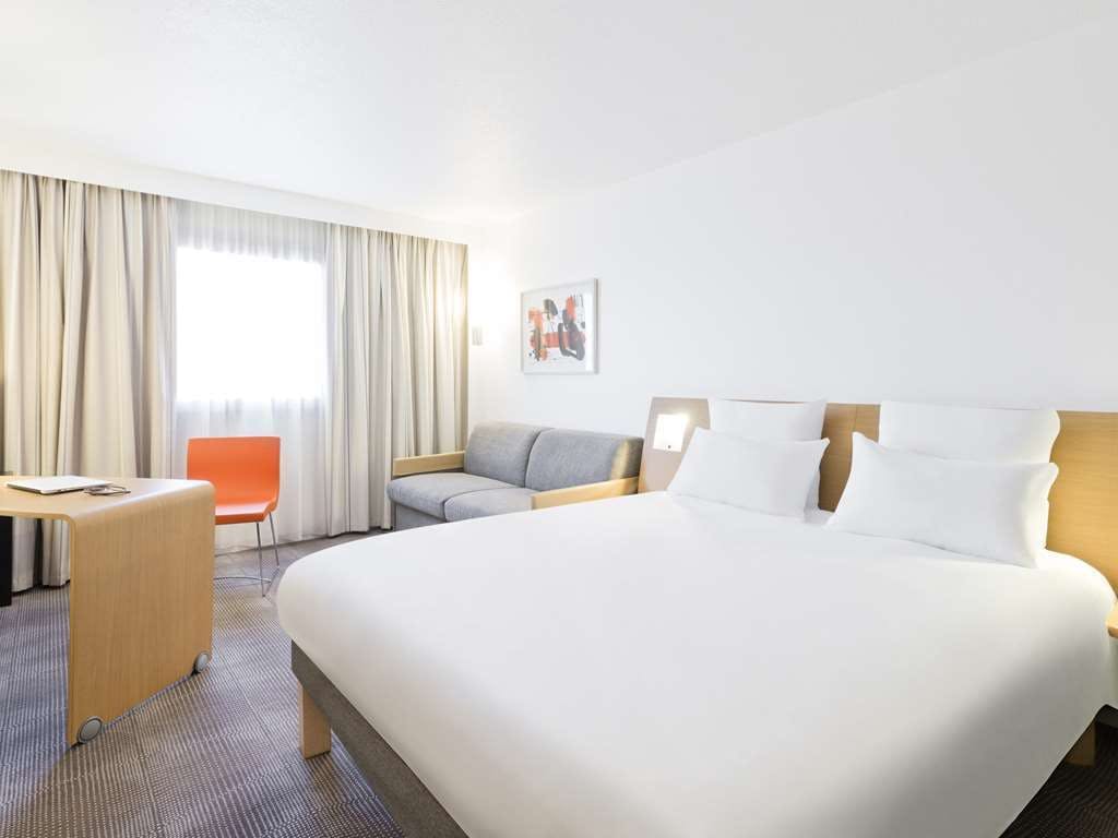 Hotel Novotel Saint Quentin En Yvelines photo 1