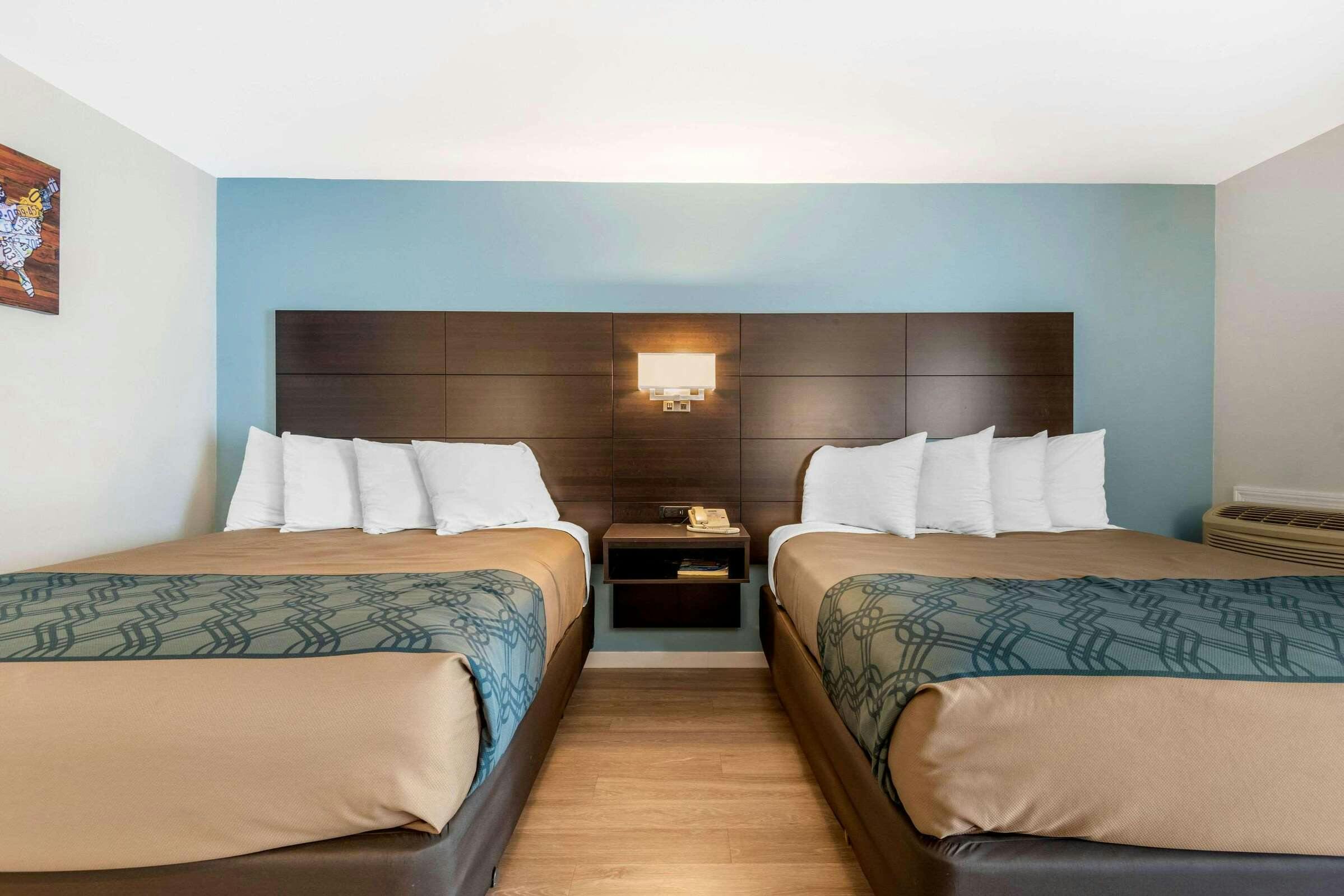 Hotel Econo Lodge Inn & Suites photo 5