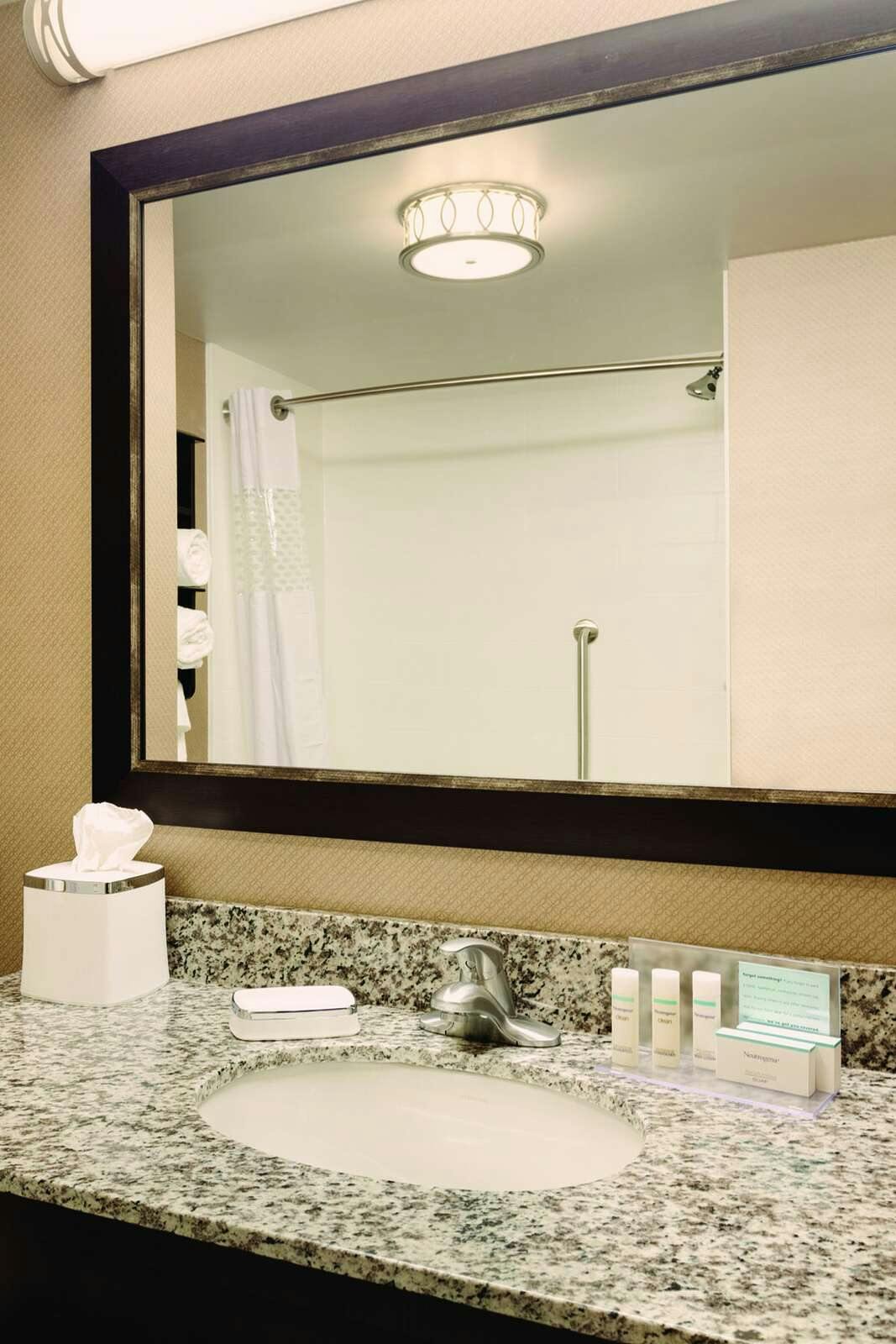 Hotel Hampton Inn Lewiston-Auburn photo 5