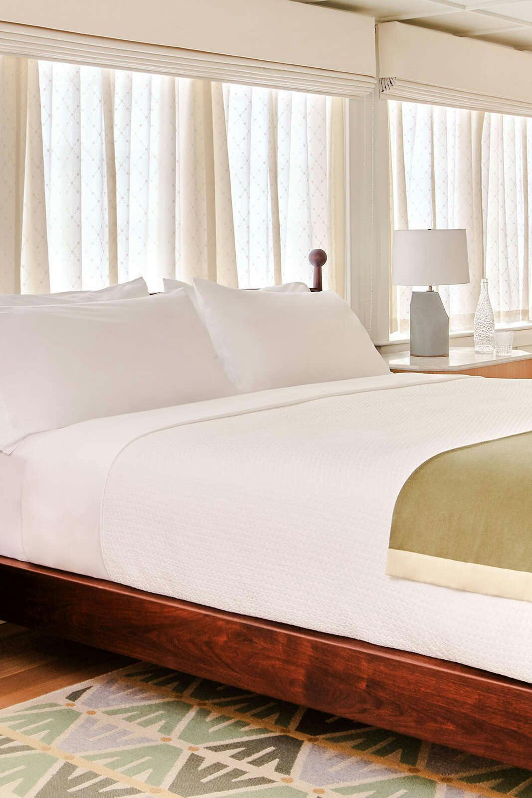 Hotel Canoe Place Inn photo 1