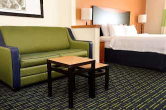 Hotel AmericInn Topeka photo 4