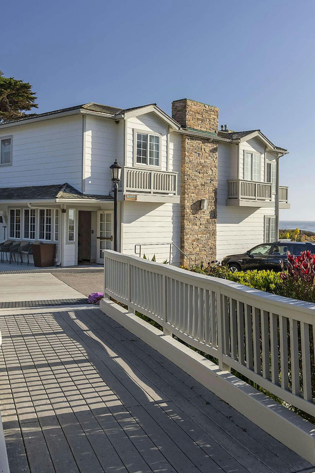 Hotel Pelican Inn photo 4