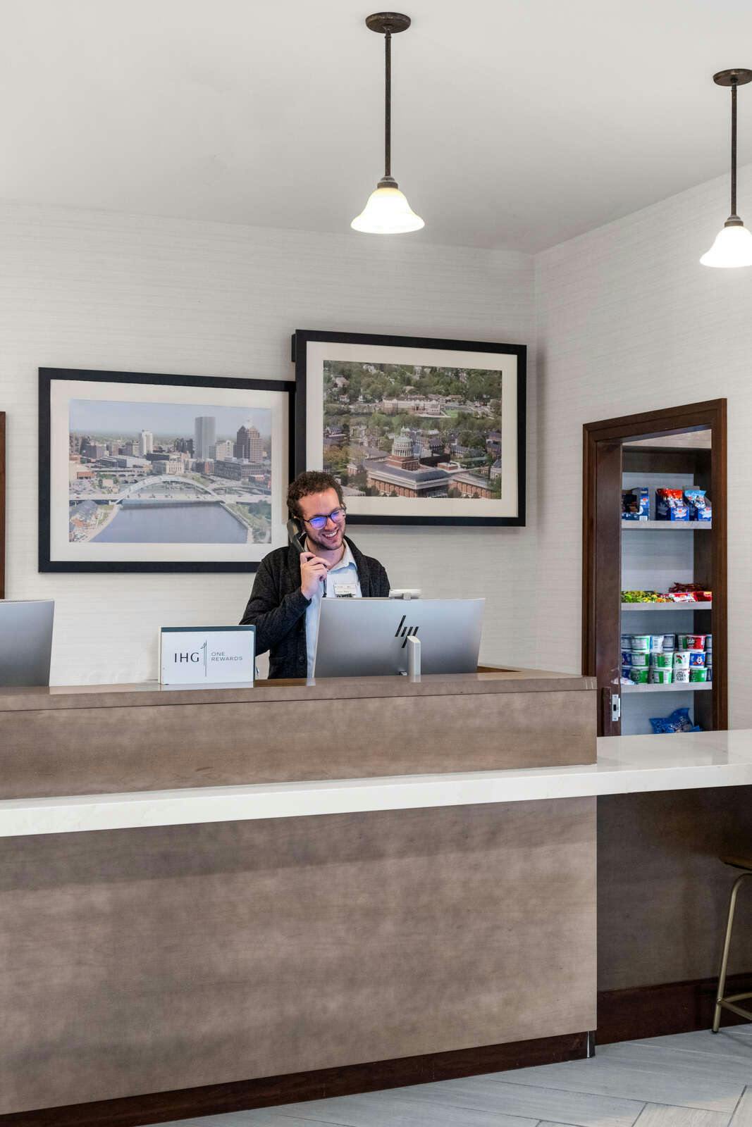 Hotel Staybridge Suites Rochester University by IHG photo 5