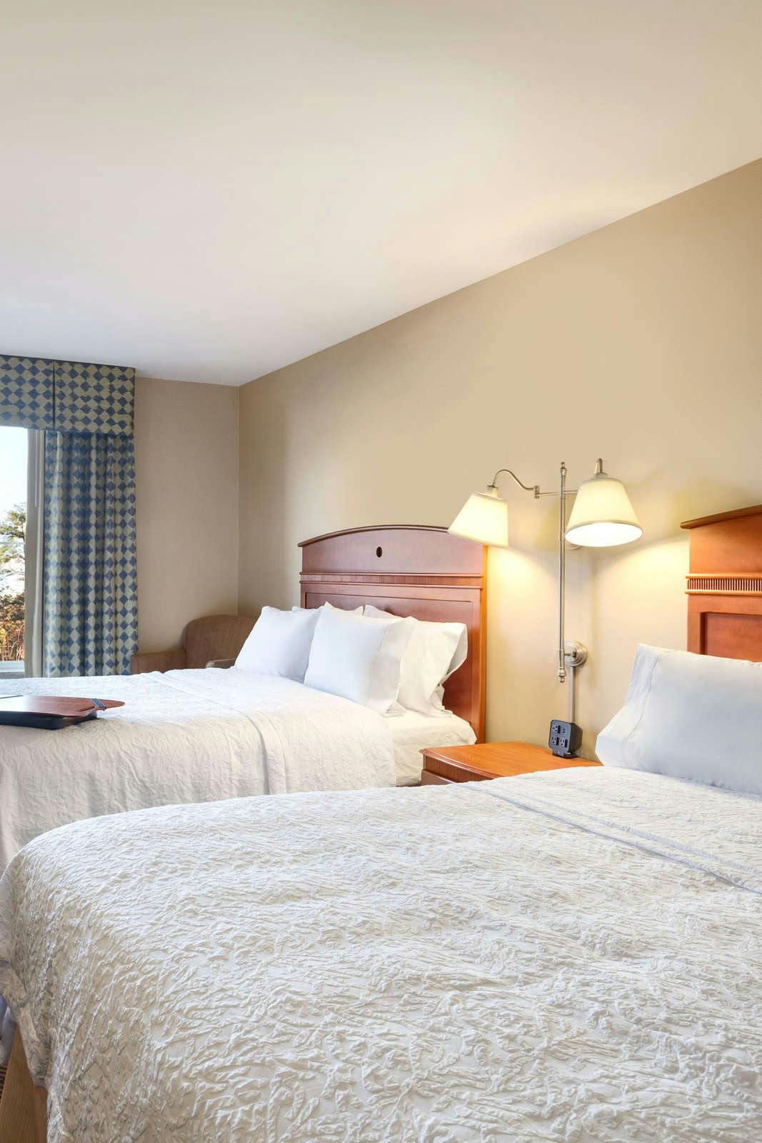 Hotel Hampton Inn & Suites Mystic photo 3