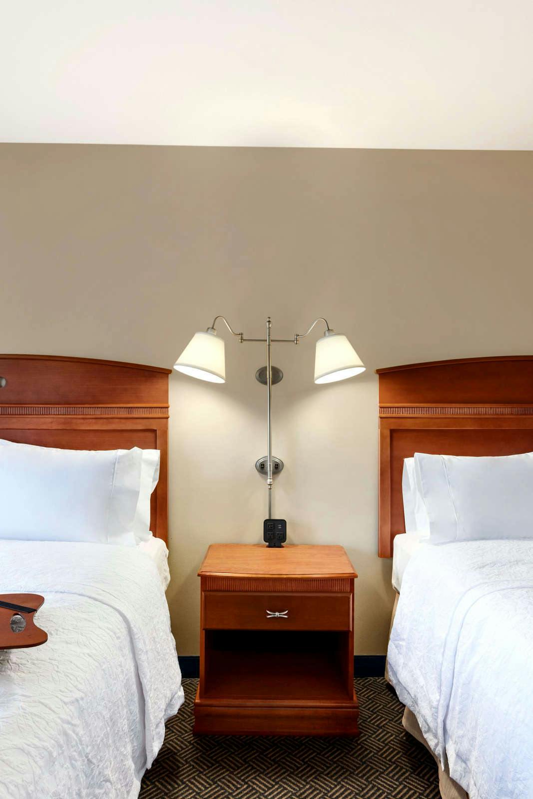 Hotel Hampton Inn & Suites Mystic photo 4