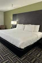Hotel LQ by Wyndham Cincinnati North photo 3