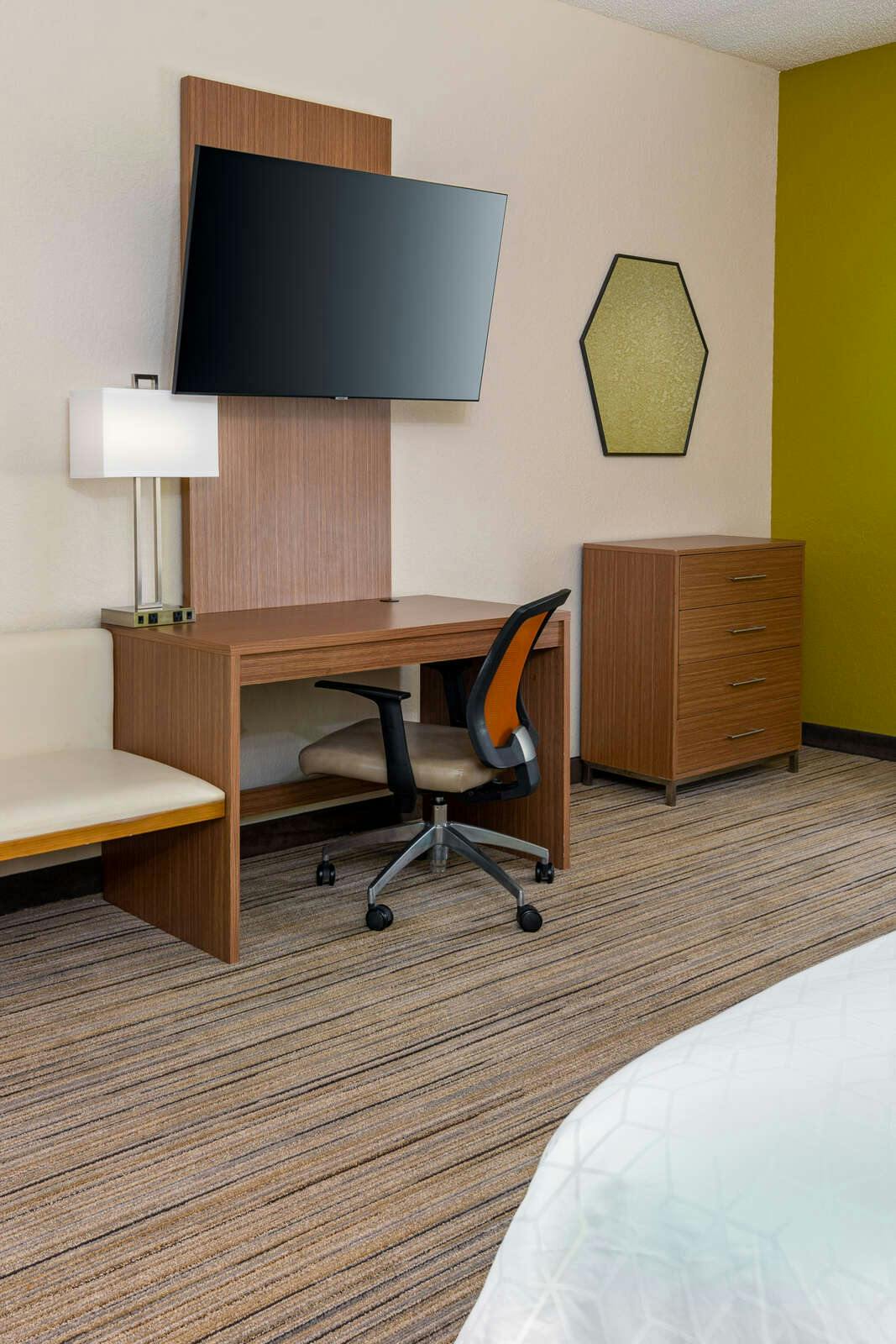 Hotel Holiday Inn Express & Suites Naples / Bonita Springs photo 4