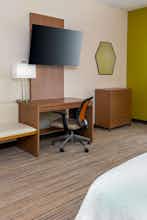 Hotel Holiday Inn Express & Suites Naples / Bonita Springs photo 4