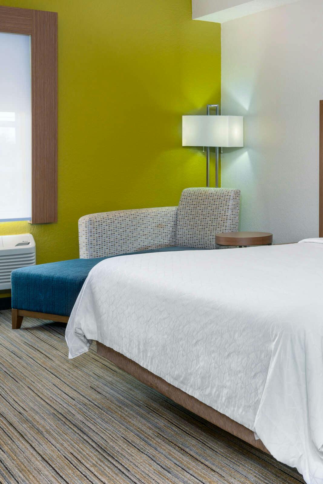 Hotel Holiday Inn Express & Suites Naples / Bonita Springs photo 2