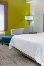 Hotel Holiday Inn Express & Suites Naples / Bonita Springs photo 2
