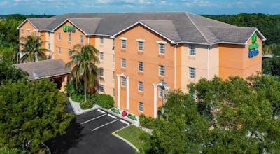 Holiday Inn Express & Suites Naples / Bonita Springs