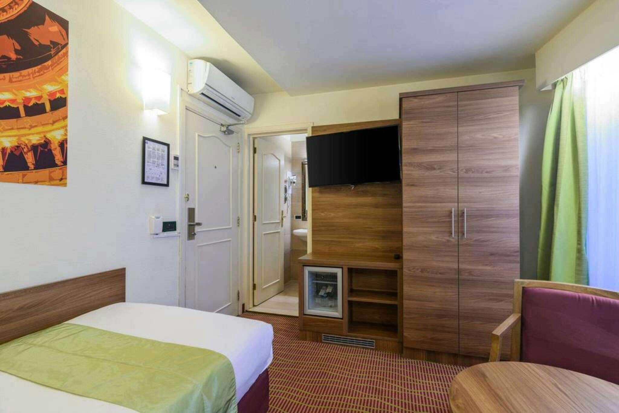 Hotel Quality Hotel Antwerpen Centrum Opera photo 2