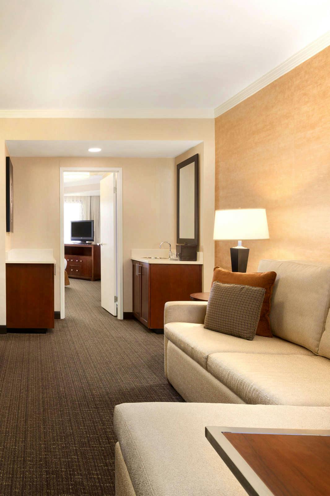 Hotel Embassy Suites by Hilton Austin Downtown South Congress photo 4