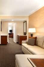 Hotel Embassy Suites by Hilton Austin Downtown South Congress photo 4