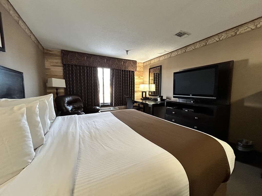 Hotel Heartland Inn & Suites, Sure Stay Collection By Best Western photo 4