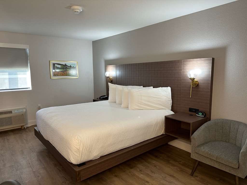 Hotel Sure Stay By Best Western Groves photo 1