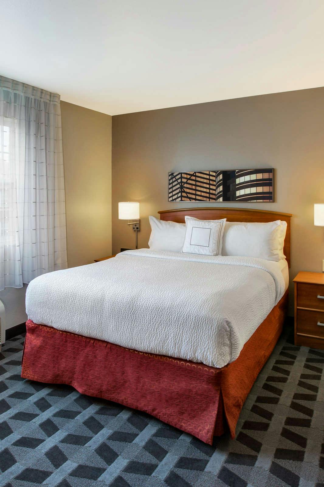 Hotel TownePlace Suites Detroit Livonia photo 2