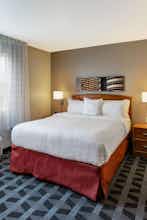 Hotel TownePlace Suites Detroit Livonia photo 2