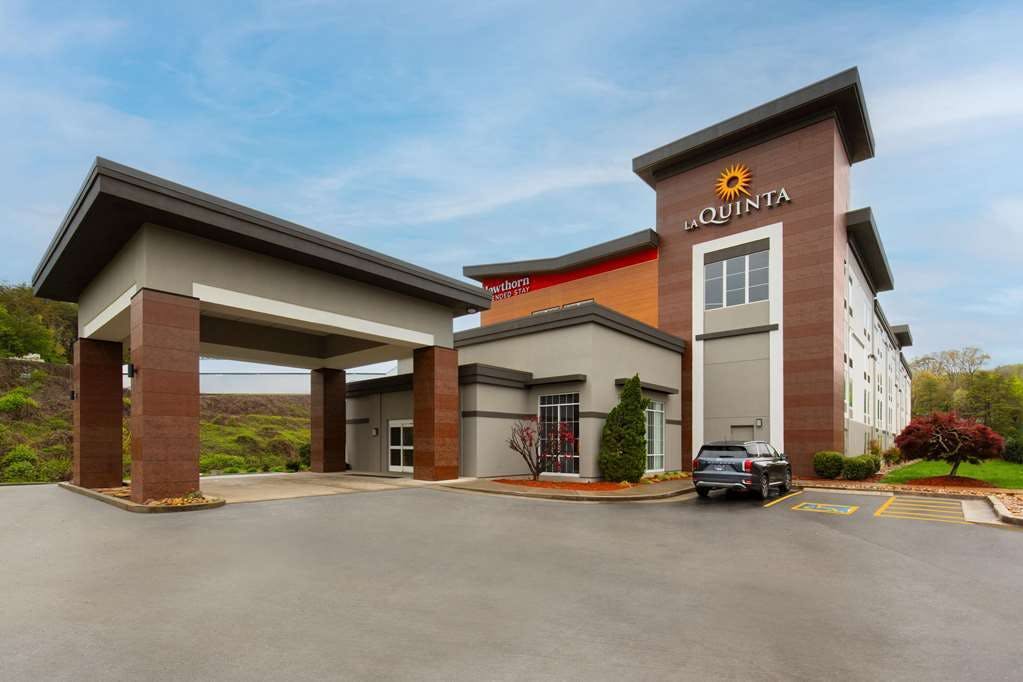 La Quinta Inn & Suites by Wyndham Knoxville Papermill