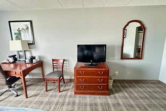 Hotel AmericInn Baraboo Event Center photo 2