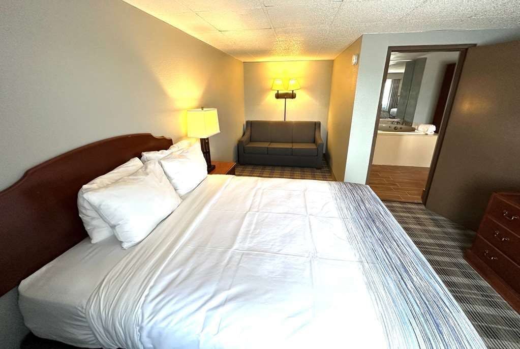Hotel AmericInn & Suites By Wyndham Baraboo Event Center photo 1