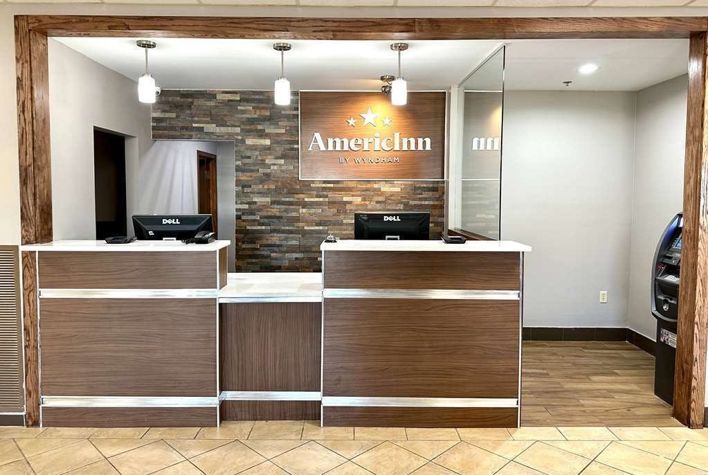 Hotel AmericInn & Suites By Wyndham Baraboo Event Center photo 5