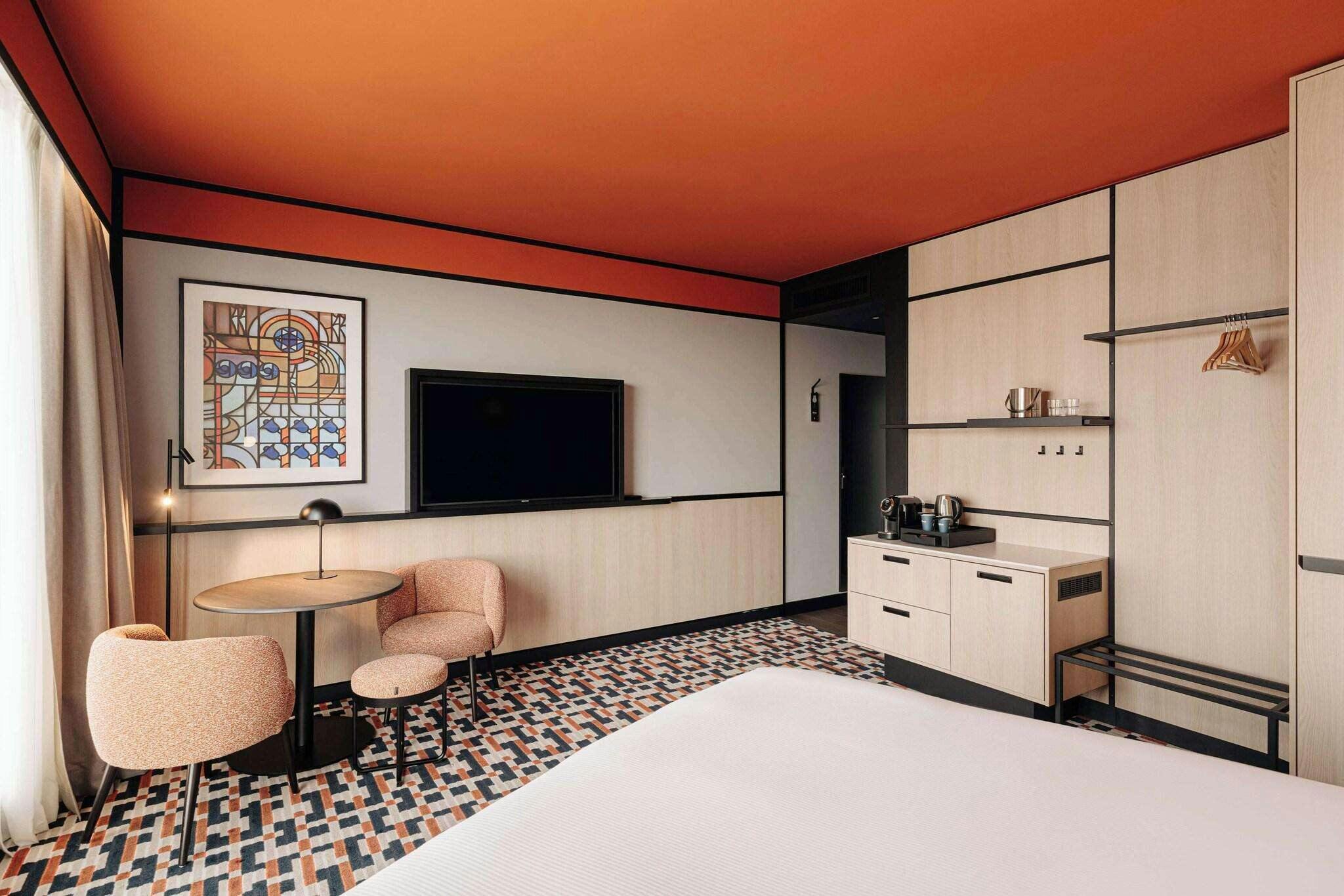 Hotel Doubletree By Hilton Amsterdam Centraal Station photo 1