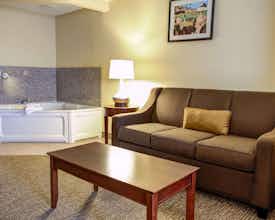 Hotel Comfort Suites Ocala North photo 2